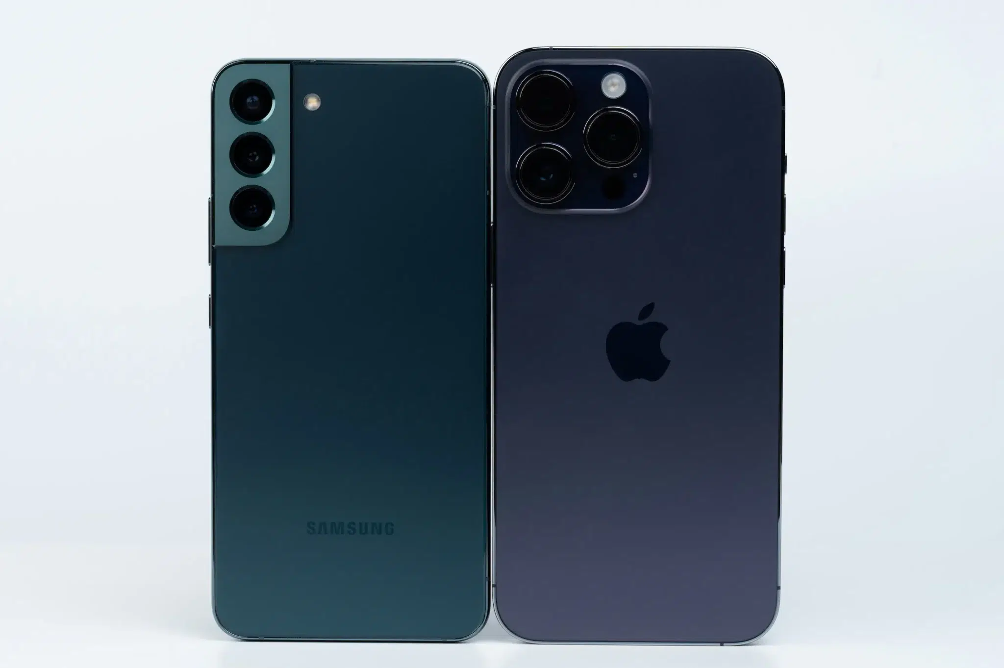 apple vs iphone