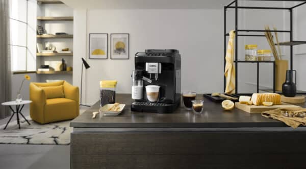 De'Longhi Fully automatic coffee machine Magnifica Evo M ECAM290.61.B Black