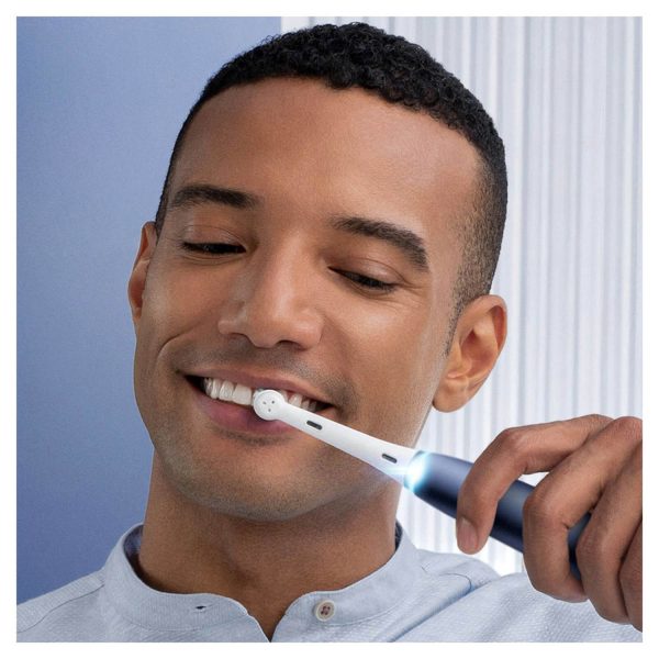 Oral-B Spazzolino da denti rotante iO Series 7N - Sapphire Blue